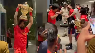 Kohli krunal dance 0106 s.jpg