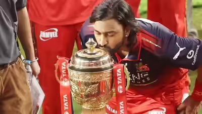 Krunal pandya 1406 bcci.jpg