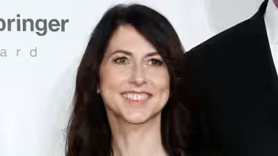 Mackenzie scott.jpg
