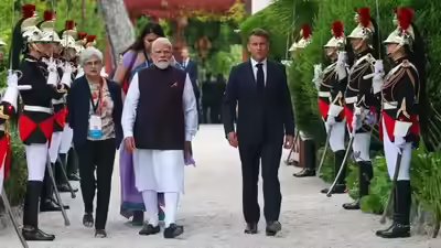Modi macron.jpg