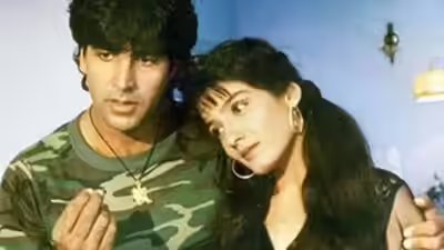 Raveena tandon lauds akshay kumars growth as an actor as they reunite after 22 years.jpg