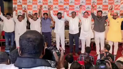 Sena ubt rebels with eknath shinde.jpg