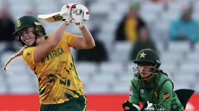 South africa beat pakistan by 2 wickets.jpg