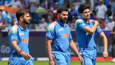 Virat rohit gill 1106 sd.jpg