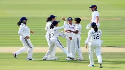 1783945345 ind w vs eng w test cricket match day 1.jpg