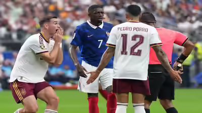 1784077394 spain france wcup soccer.jpg