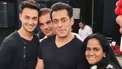 Aayush salman arpita.jpg