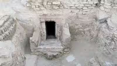 Archaeologists uncover 3000 year old tomb.jpg