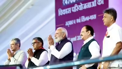 Congress mp manish tewari sharing stage with prime minister narendra modi in chandigarh.jpg