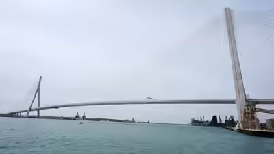 Detroit canada bridge.jpg