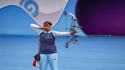 Eds rpt corrects team hangzhou india39s jyothi surekha vennam competes in .jpg