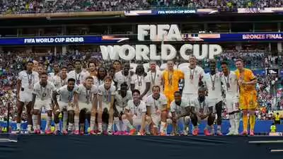 England bronze 1907 ap.jpg