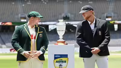 England wins the toss and will bat to start the ashes series against australia.jpg
