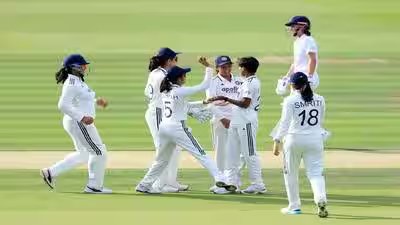 Ind w vs eng w test cricket match day 1.jpg