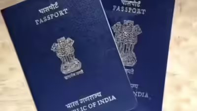 Indian expatriates in the uae are lining up for passport renewals.jpg