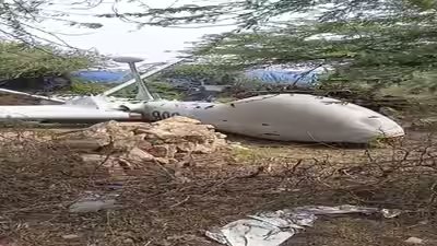 Indian navy uav 39drishti 1039 crashes near porbandar.jpg