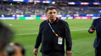 Iran head coach amir ghalenoei.jpg