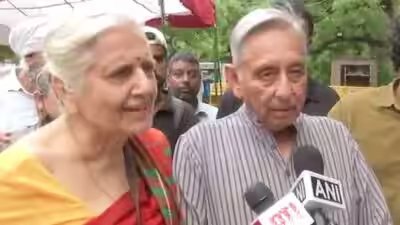 Mani shankar at jantar mantar.jpg