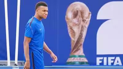 Mbappe 1407 ap.jpg