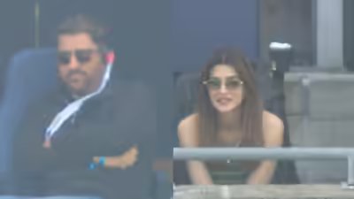 Ms dhoni and kriti sanon at india vs england odi.jpg
