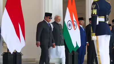 Pm modi in indonesia.jpg