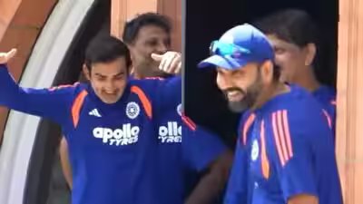 Rohit sharma shares a laugh with gautam gambhir screengrabs.jpg