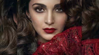 Yashs toxic drops kiara advanis stunning new poster as nadia on her birthday.jpg