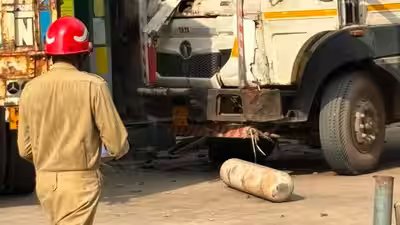 Delhi cng blast.jpg