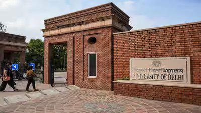 Du pg admission 2026 spot round i cut offs released 1358 candidates receive seat allotments.jpg