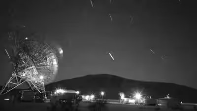 Echo 1 passes over nasas goldstone tracking station.jpg