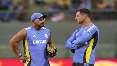 India39s assistant coach ten doeschate and fielding coach t dilip before the star.jpg