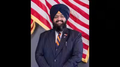 Indian origin mayor of connecticuts norwich swarnjit singh said ice is not welcome in their city.jpg