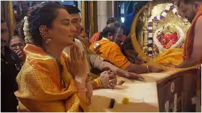 Kangana ranaut at shree siddhivinayak temple.jpg