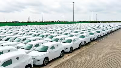 Passenger vehicle dispatches near 47 lakh in july.jpg