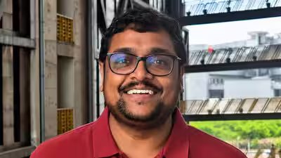 Prof karthikeyan lanka.jpg
