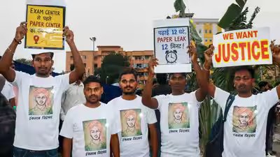 Protest in ranchi over alleged jpsc jssc exam irregularities.jpg