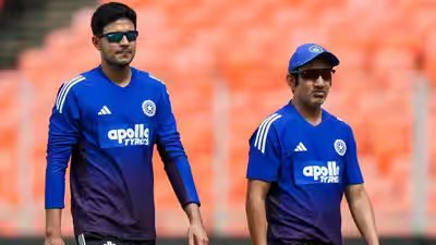 Shubman gill and gautam gambhir.jpg