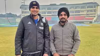 Shubman gill with kirandeep singh.jpg