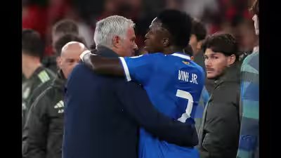 Vinicius junior with jos mourinho.jpg