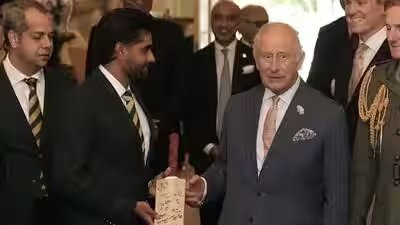 Babar azam king charles iii.jpg