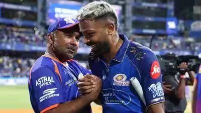 Mahela jayawardene and hardik pandya.jpg